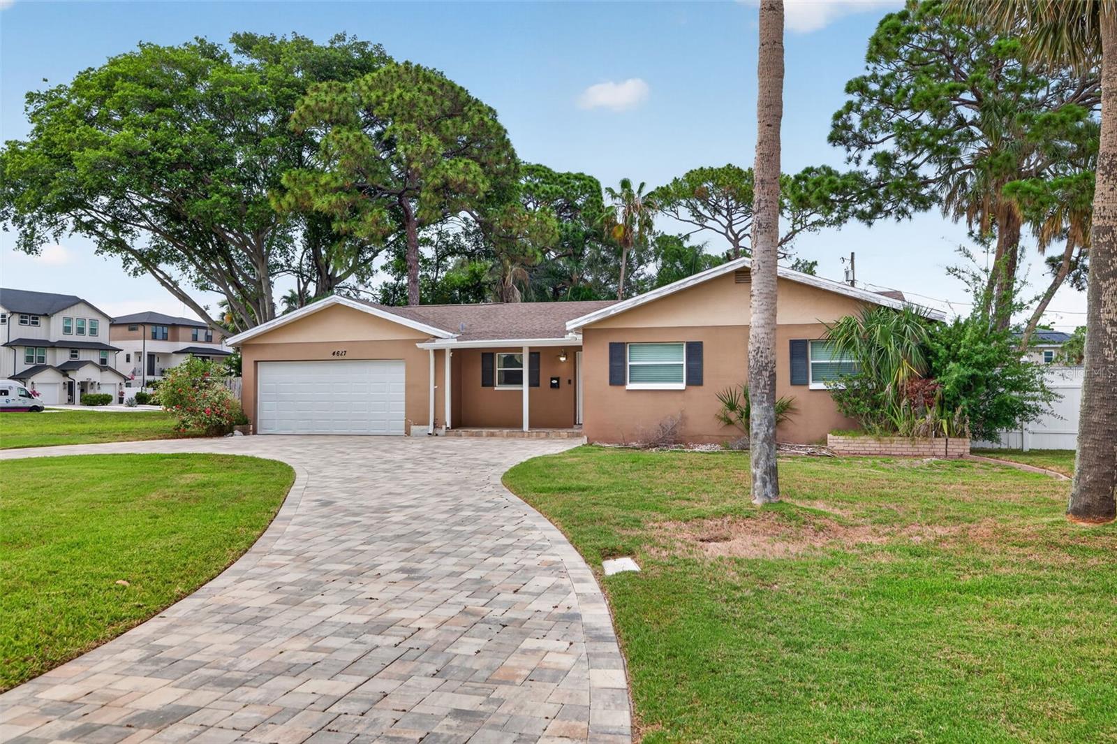 4627 Venetian Blvd, Saint Petersburg, FL 33704