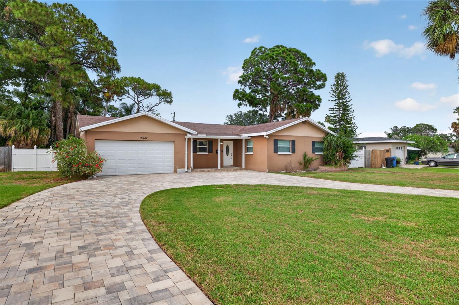 4627 Venetian Blvd, Saint Petersburg, FL 33704 photo