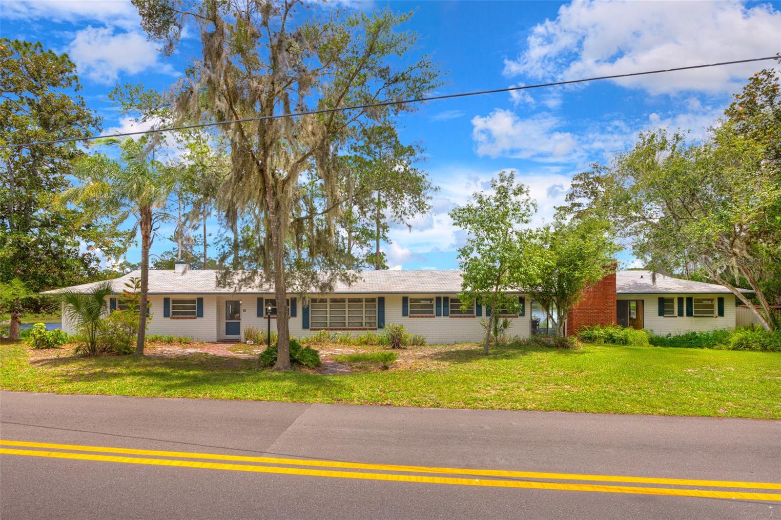 33 Willow Ln, Deland, FL 32724