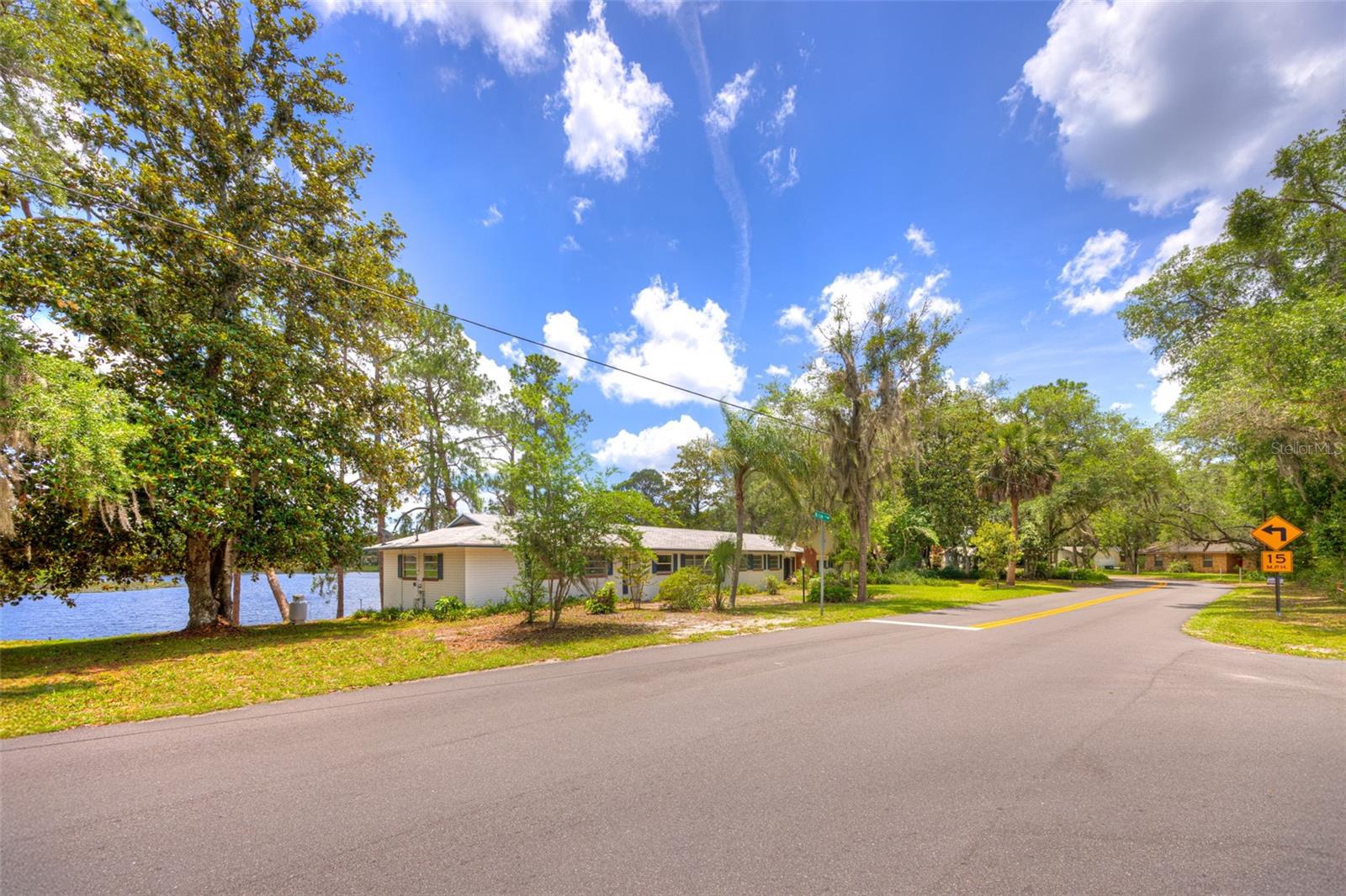 33 Willow Ln, Deland, FL 32724 photo