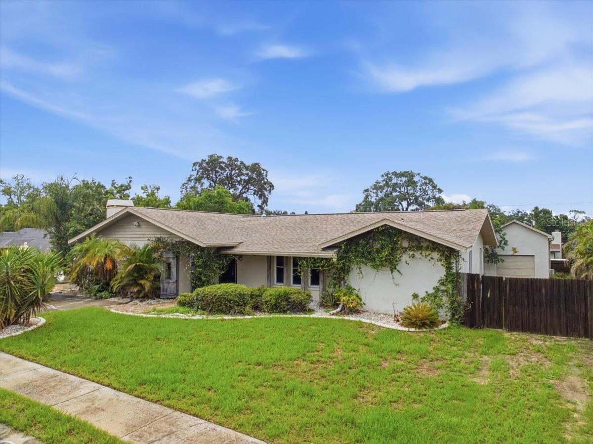 1221 E Lime St, Tarpon Springs, FL 34689 photo