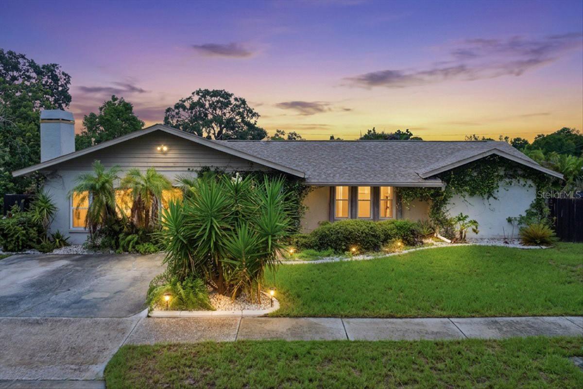1221 E Lime St, Tarpon Springs, FL 34689 photo