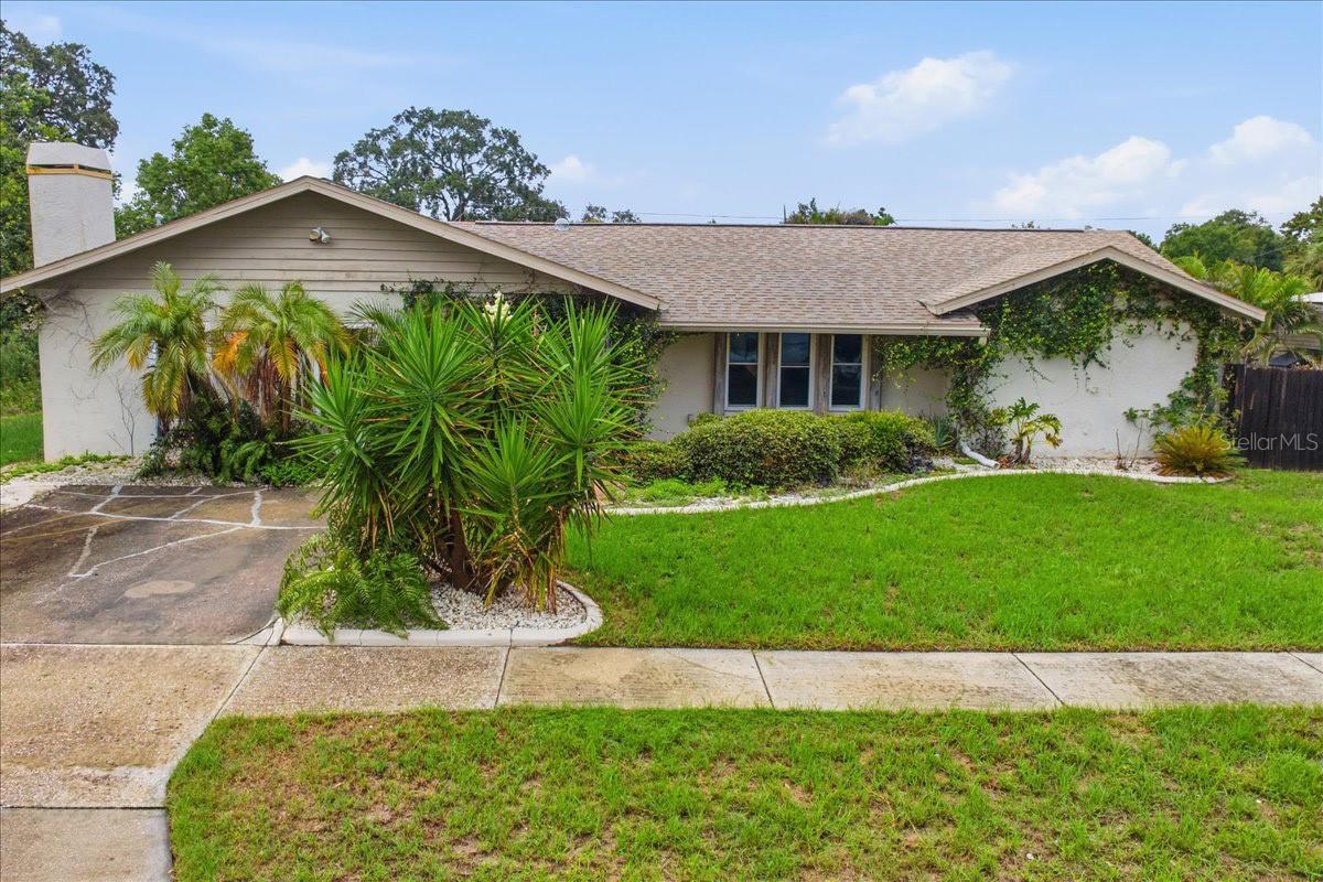 1221 Lime St, Tarpon Springs, FL 34689