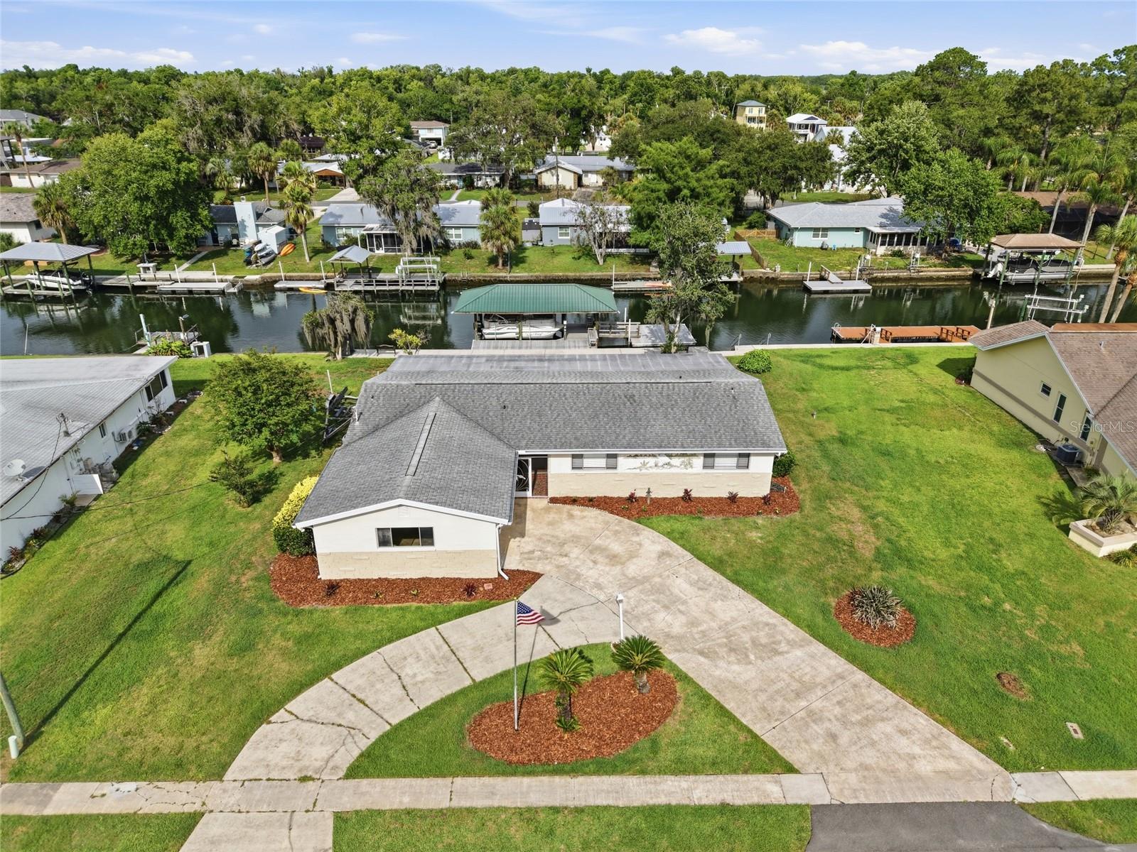 1401 SE Paradise Ave, Crystal River, FL 34429 photo