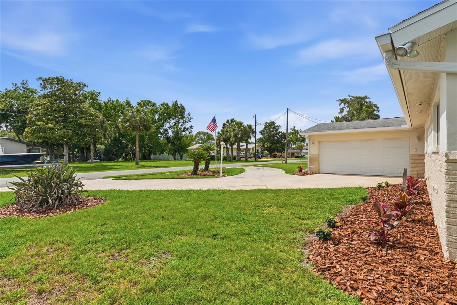 1401 SE Paradise Ave, Crystal River, FL 34429 photo
