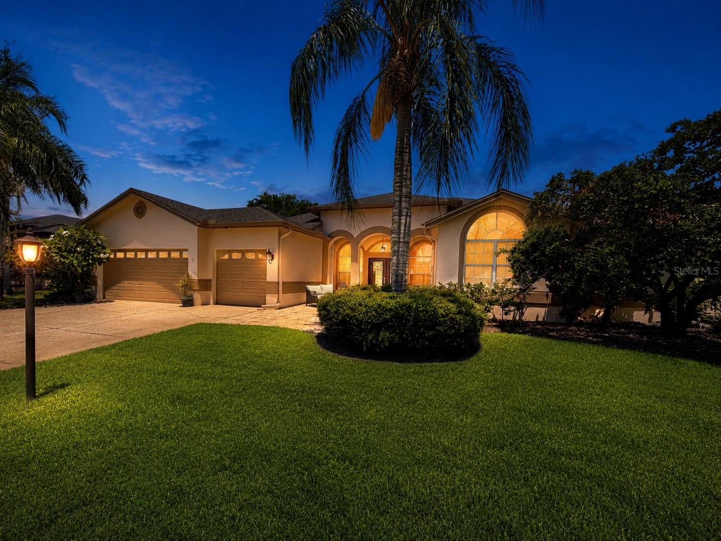 2093 Swan Ln, Palm Harbor, FL 34683 photo