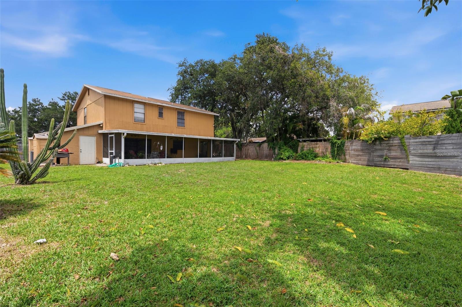 15806 Pennington Rd, Tampa, FL 33624 photo
