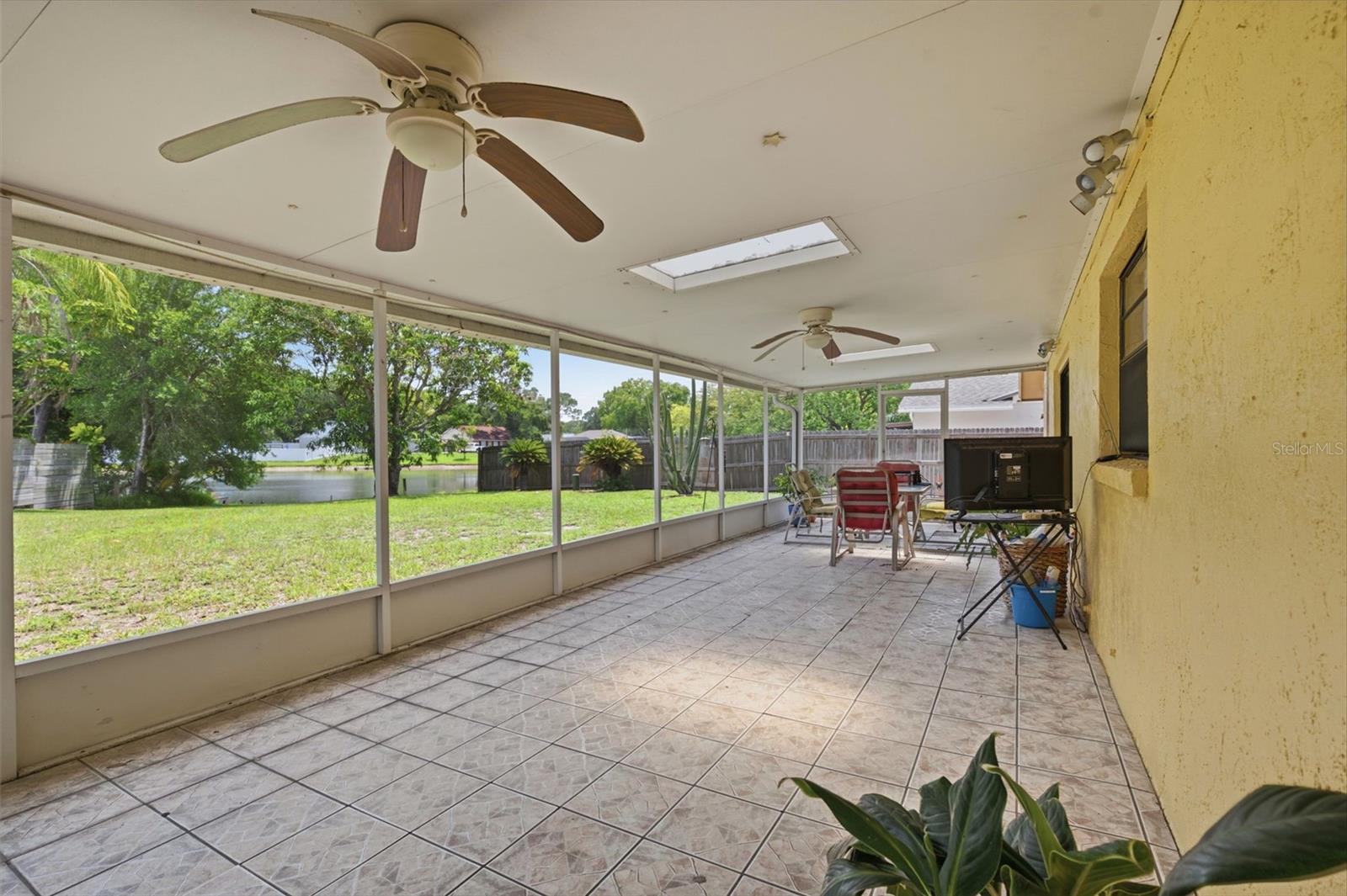 15806 Pennington Rd, Tampa, FL 33624 photo