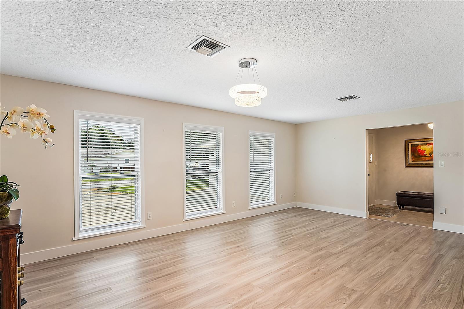 1131 Lancer Ln, Tarpon Springs, FL 34689 photo