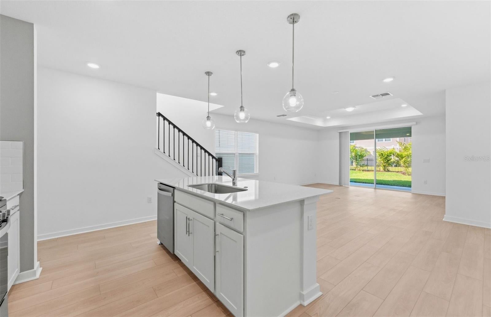 5344 Spring Maiden Cir, Apollo Beach, FL 33572 photo