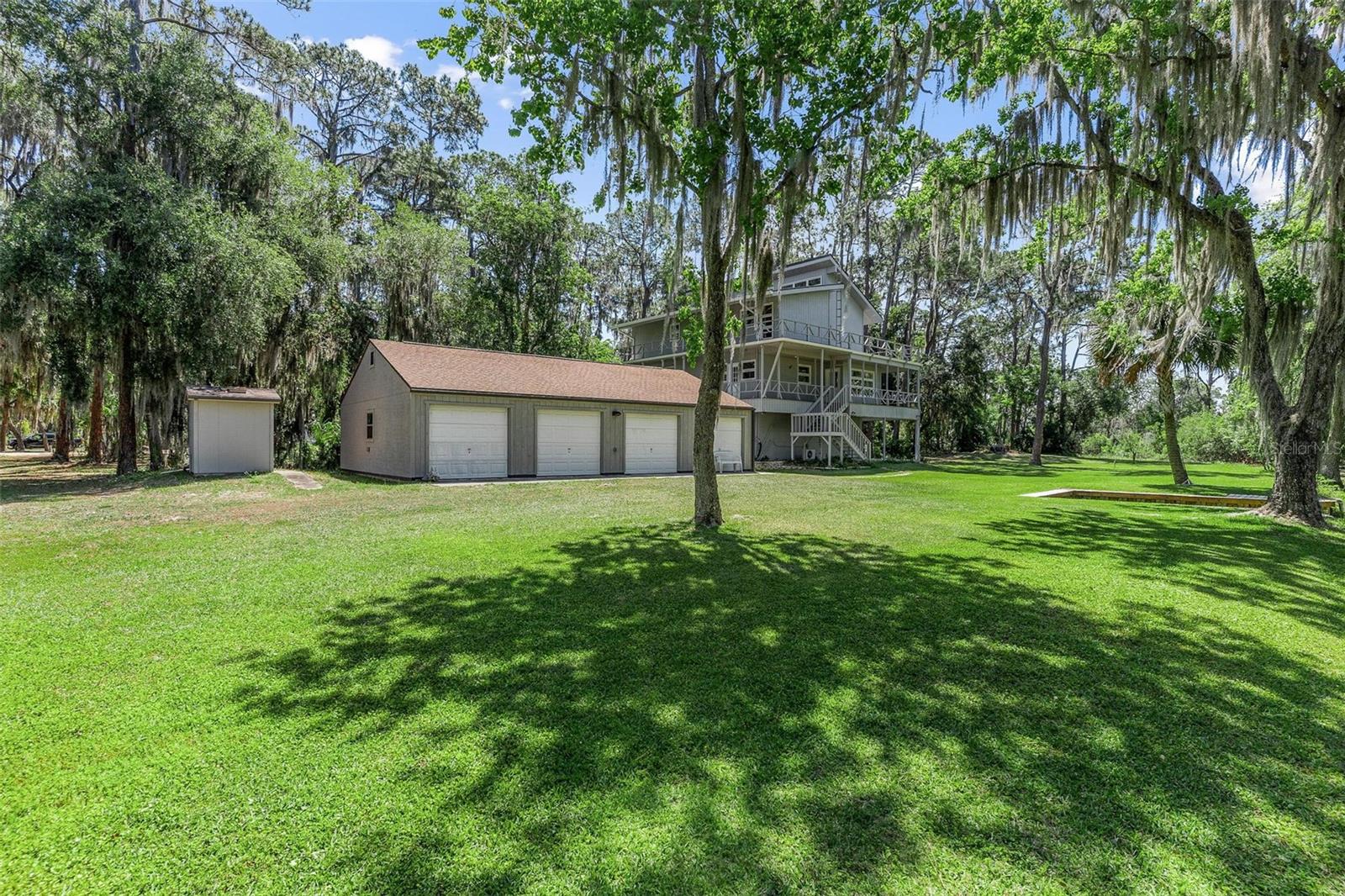 7373 Circle Dr, Lady Lake, FL 32159 photo