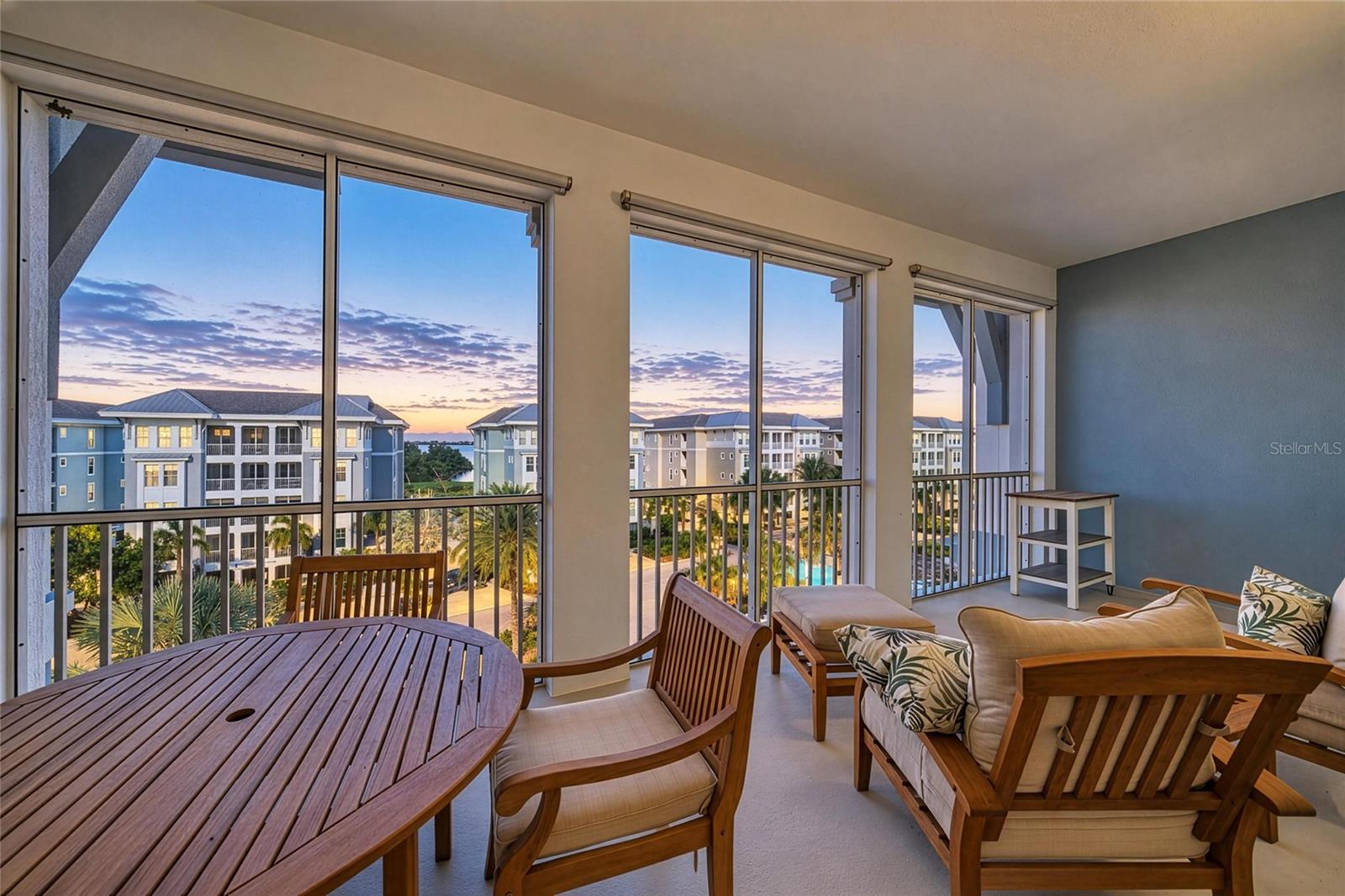 391 Aruba Cir #401, Bradenton, FL 34209 photo