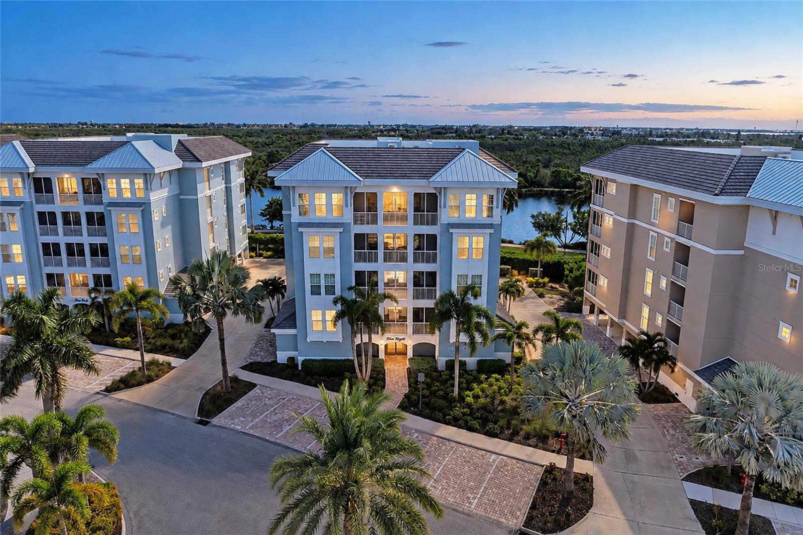 391 Aruba Cir #401, Bradenton, FL 34209 photo