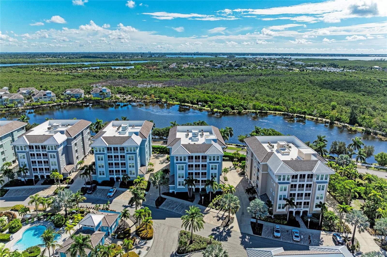 391 Aruba Cir, Bradenton, FL 34209