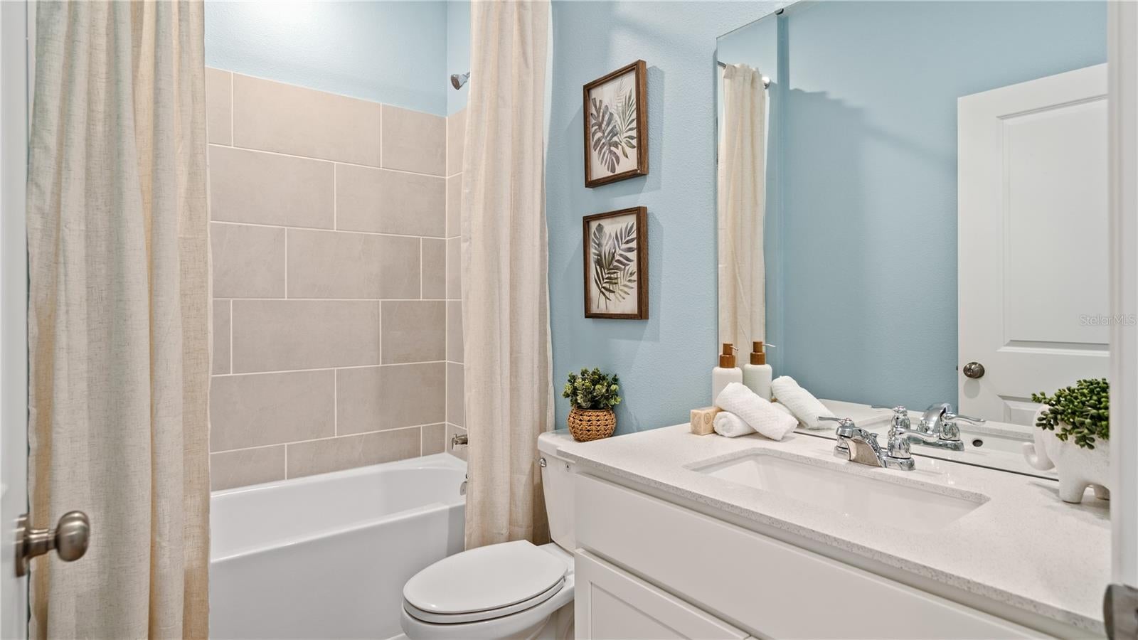 858 Tundra Loop, Groveland, FL 34736 photo