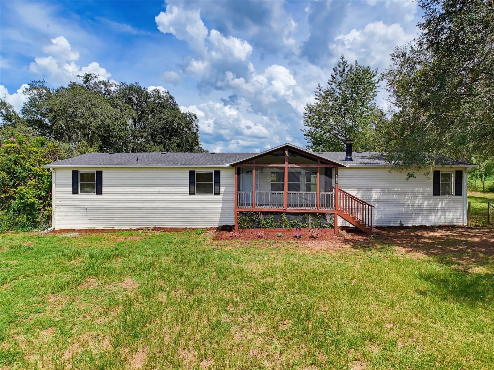 11106 Fernway Ln, Dade City, FL 33525