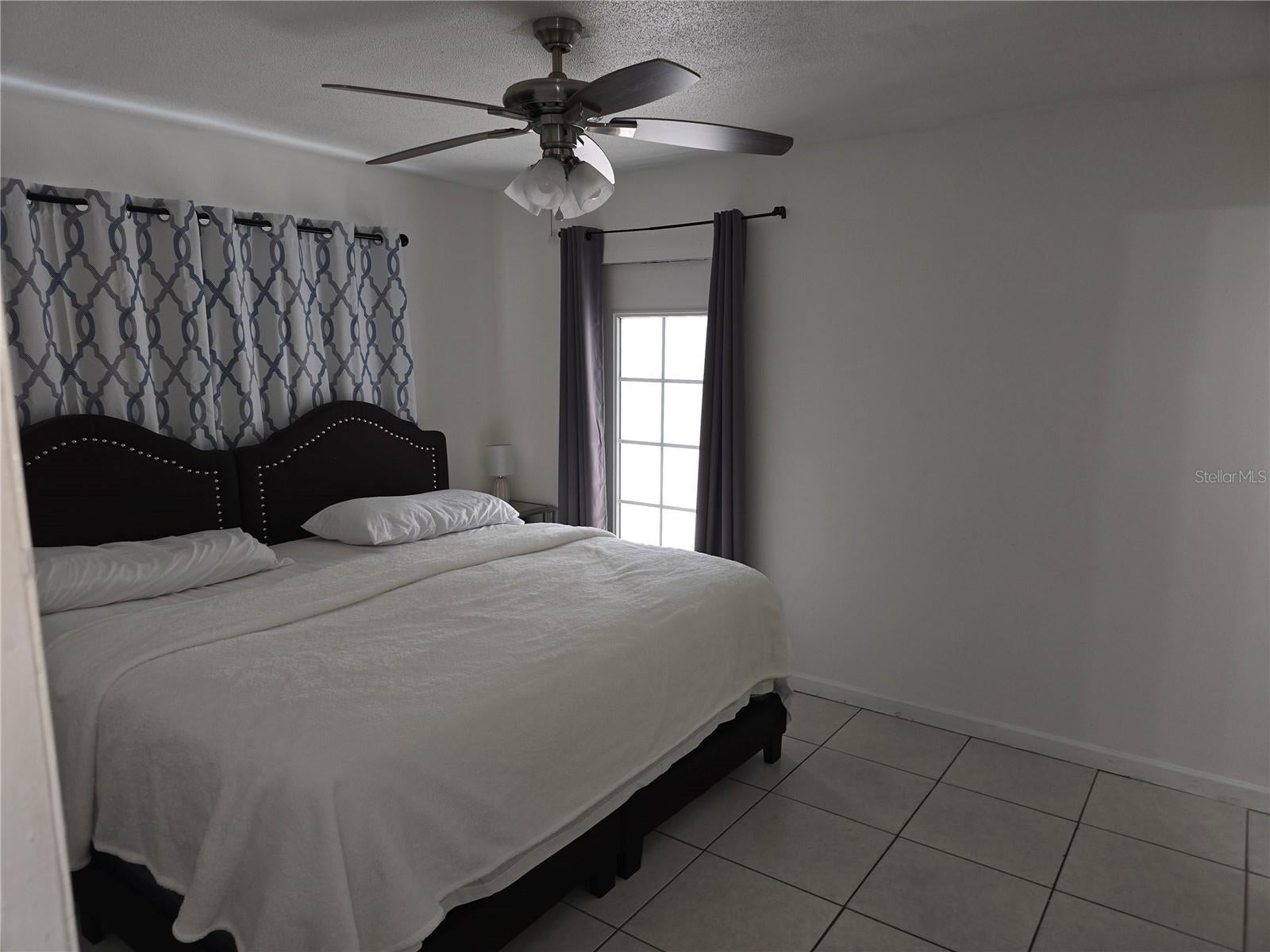 537 Melody Cir, Sarasota, FL 34237 photo