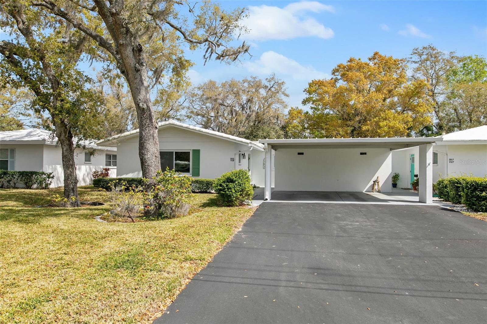 3915 Schwalbe Dr, Sarasota, FL 34235