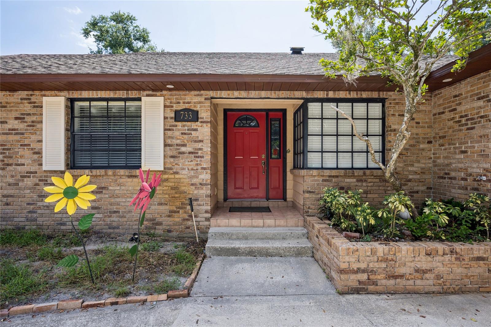 733 Saxby Ave, Orlando, FL 32835 photo