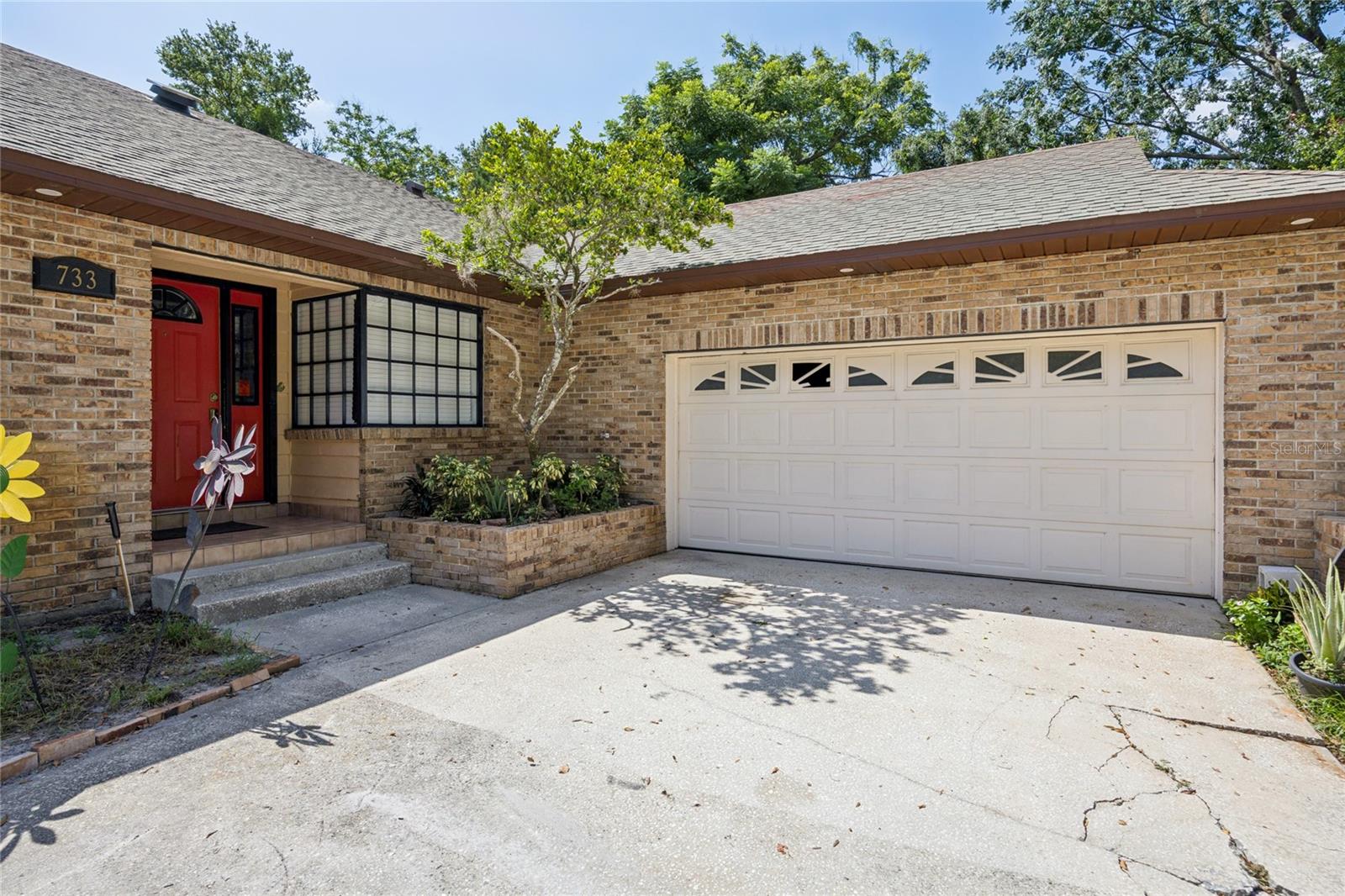 733 Saxby Ave, Orlando, FL 32835 photo