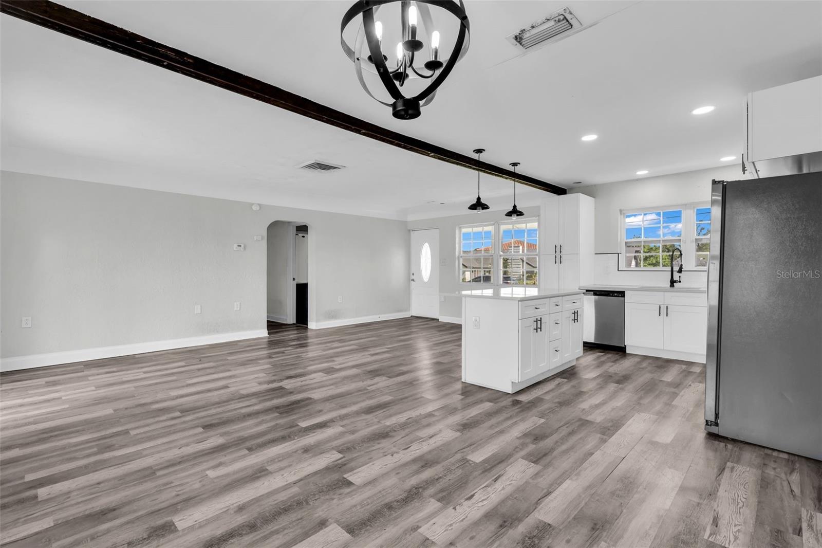 246 Magellan Dr, Sarasota, FL 34243 photo