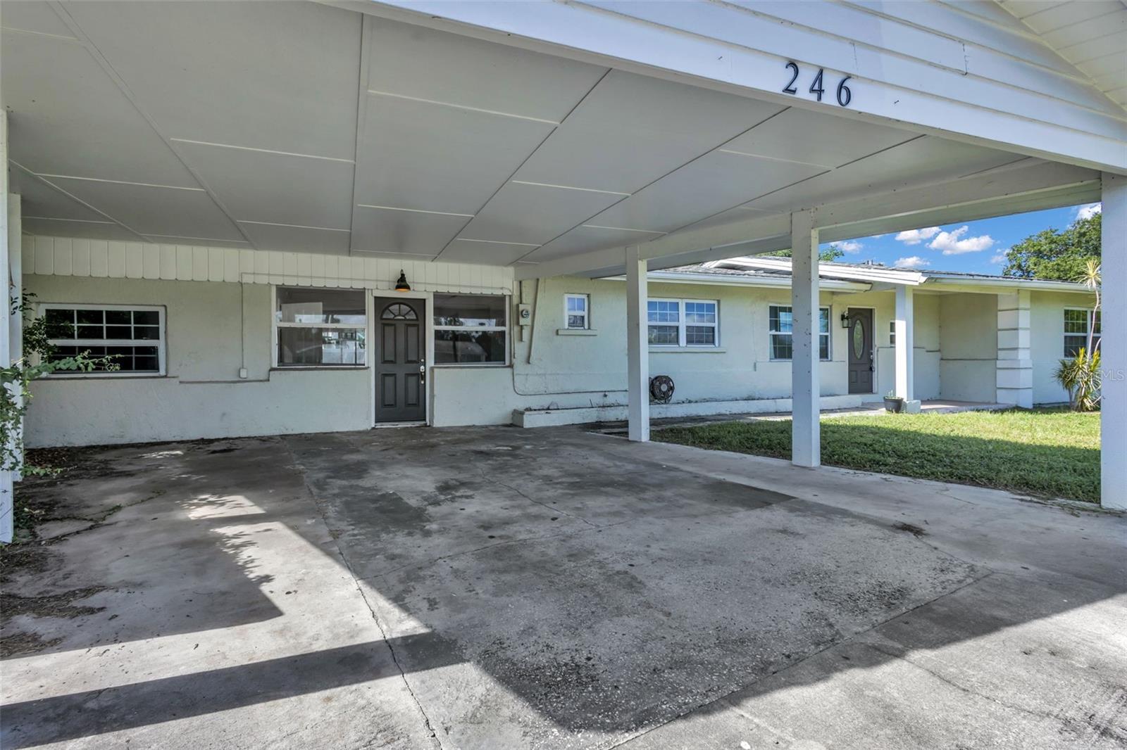 246 Magellan Dr, Sarasota, FL 34243 photo