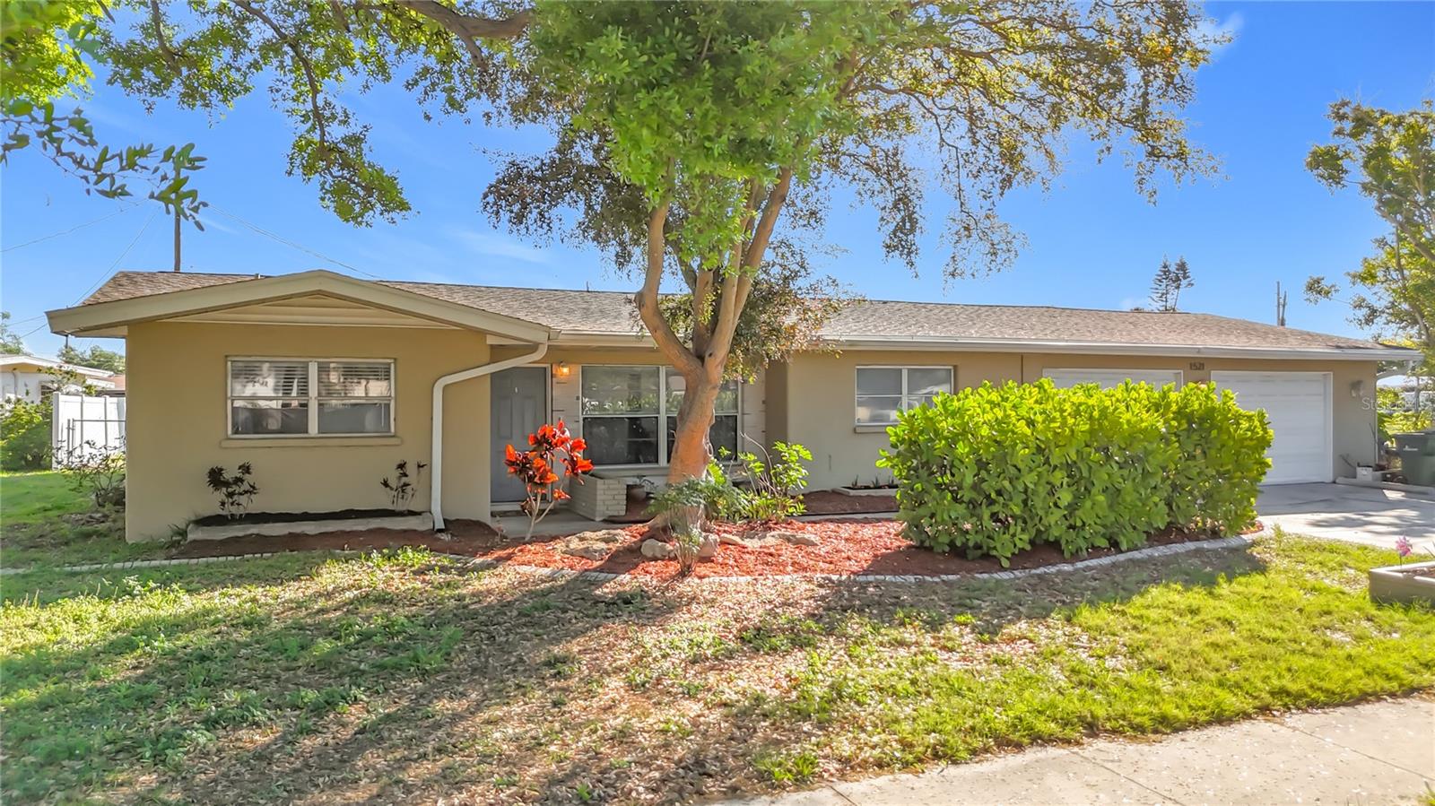 1521 Banyan Dr, Venice, FL 34293 photo