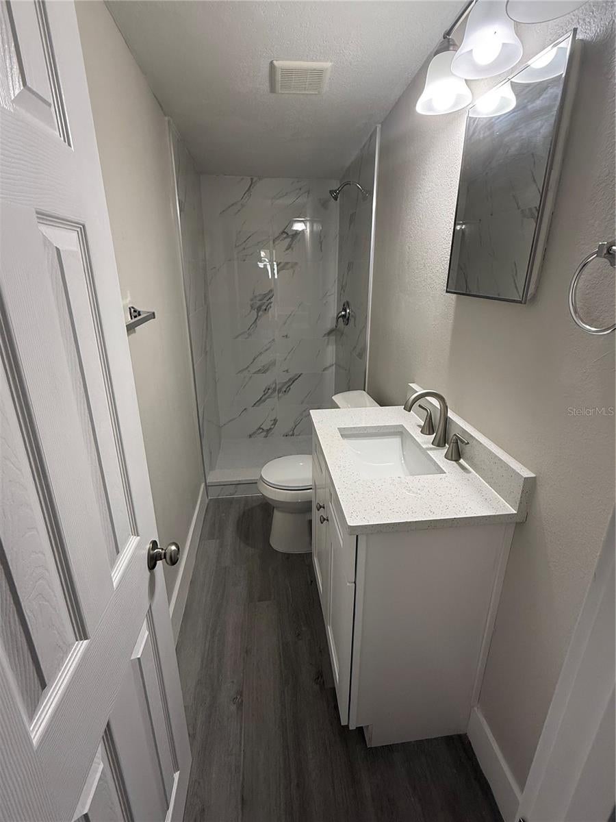 5612 Larimer Dr, Tampa, FL 33615 photo