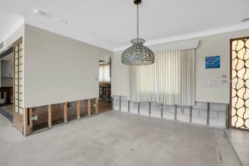 6505 Debbie Ln, Saint Petersburg, FL 33707 photo
