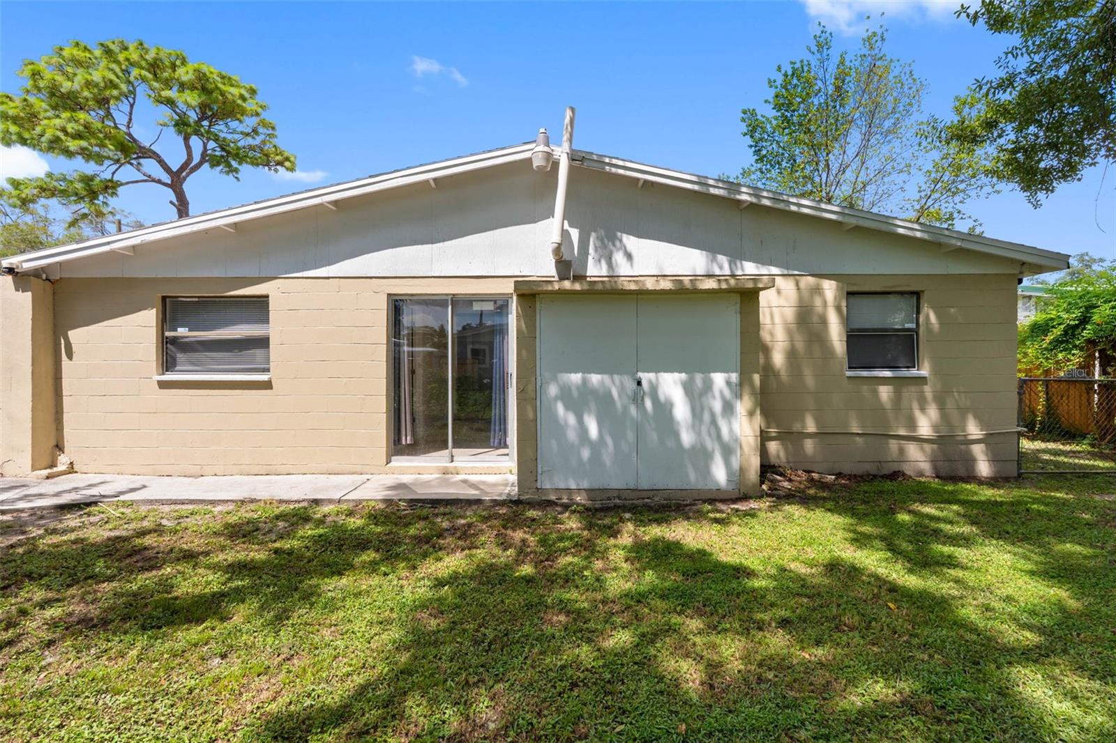 2405 E Annie St, Tampa, FL 33612 photo
