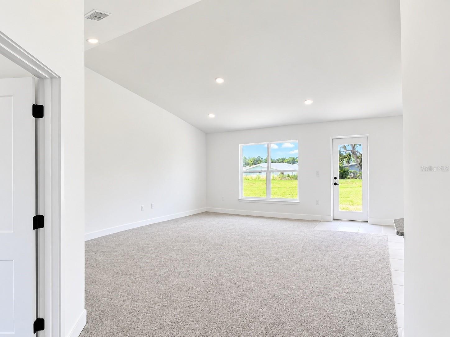 1684 Ann Rose Way, Leesburg, FL 34748 photo
