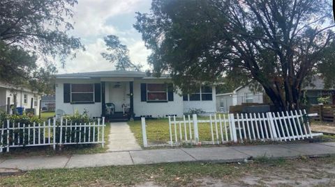 Single Family Residence in ST PETERSBURG FL 4142 12TH AVENUE.jpg