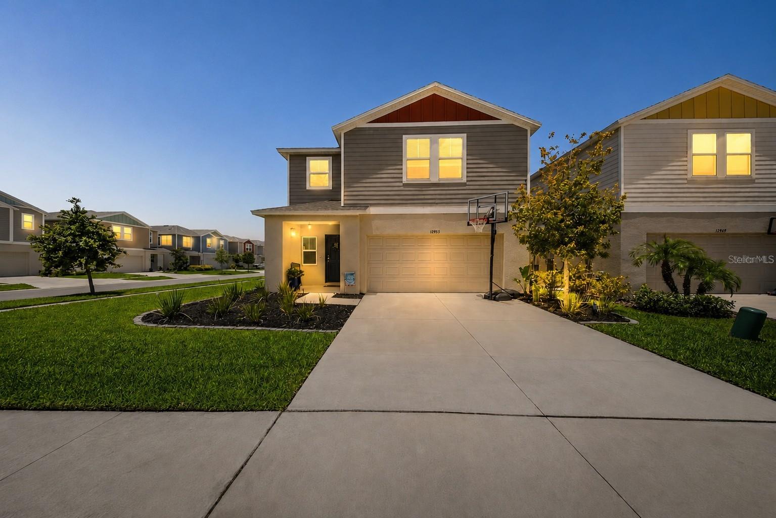 12953 Camarillo Pl, Lithia, FL 33547