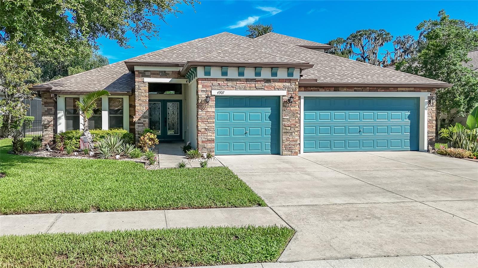 4907 Pointe 0 Woods Dr, Wesley Chapel, FL 33543