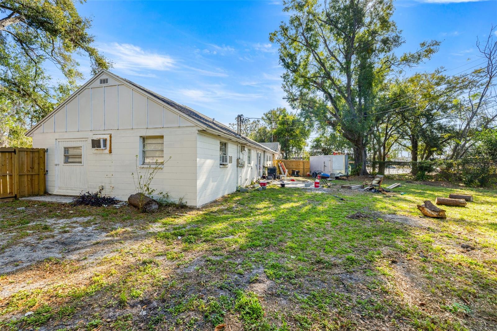 1403 College Park Ln, Tampa, FL 33612 photo