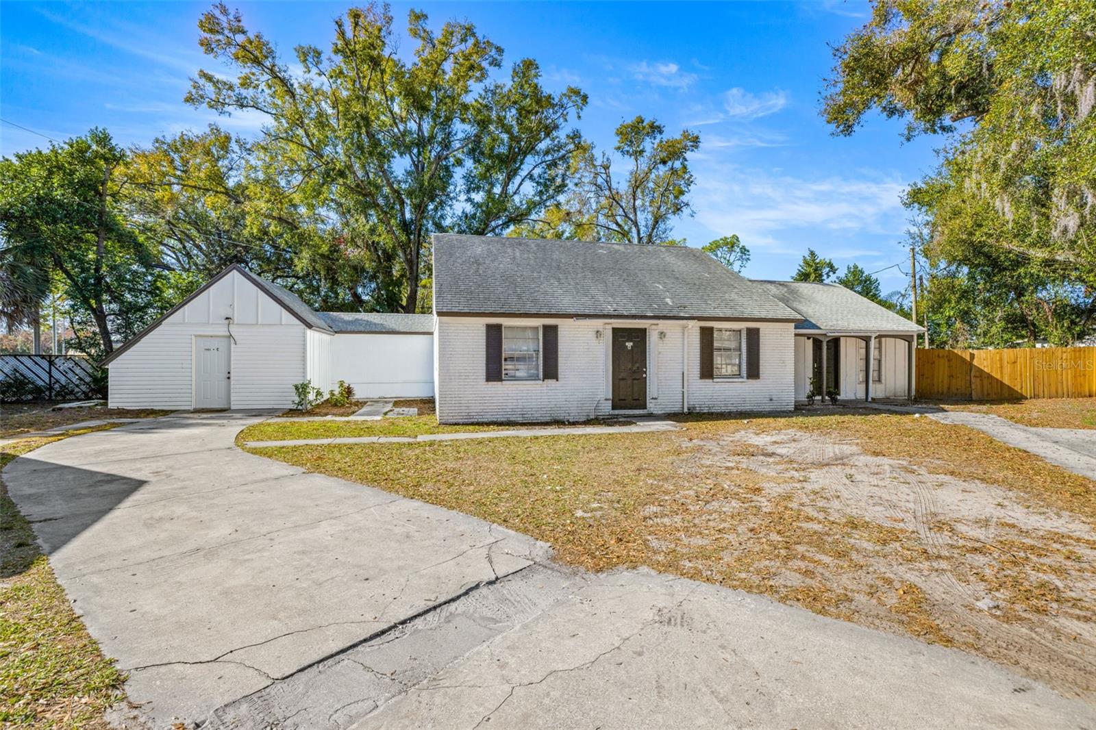 1403 College Park Ln, Tampa, FL 33612 photo