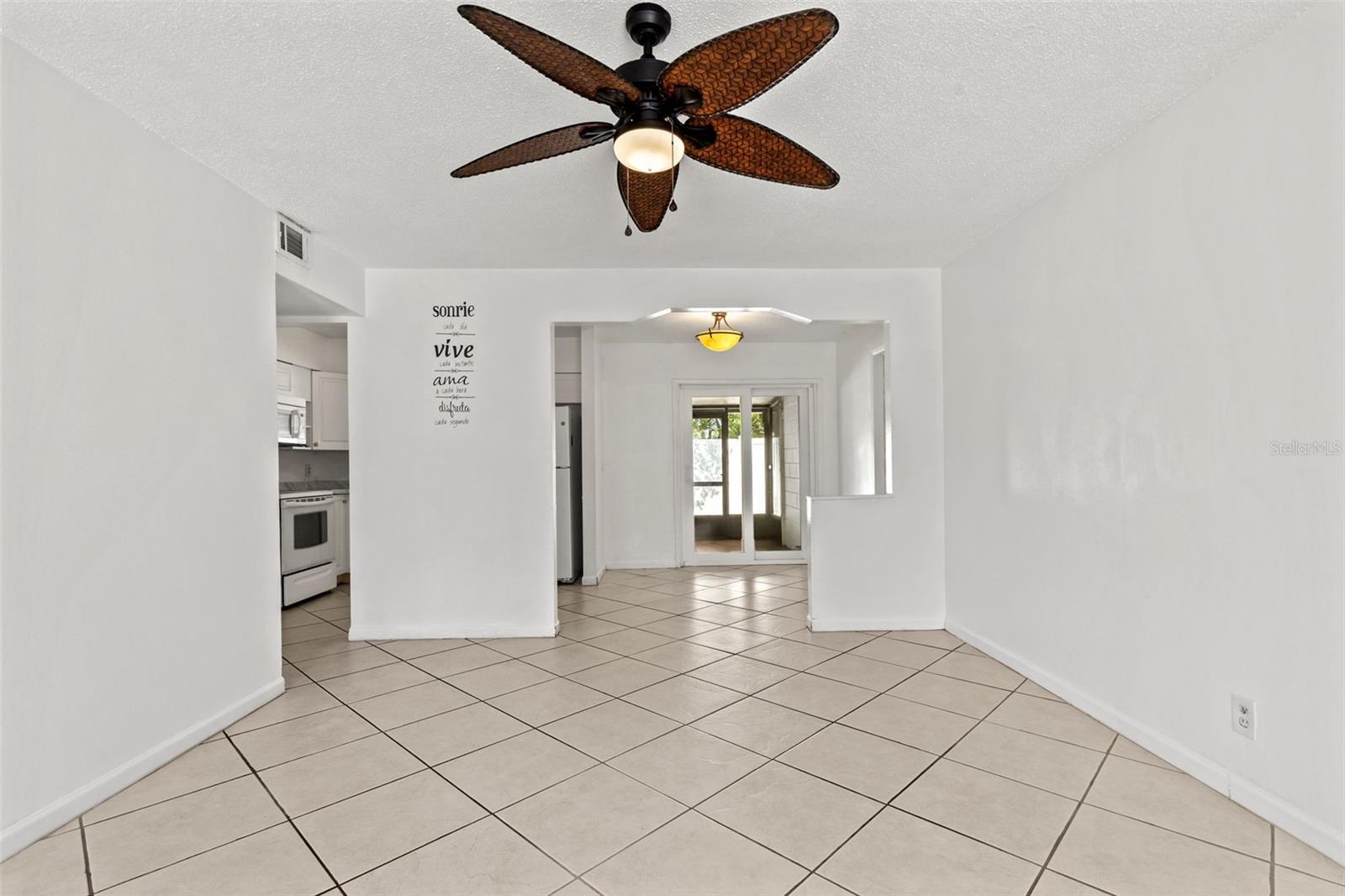 5923 Yorkshire Rd, Tampa, FL 33634 photo