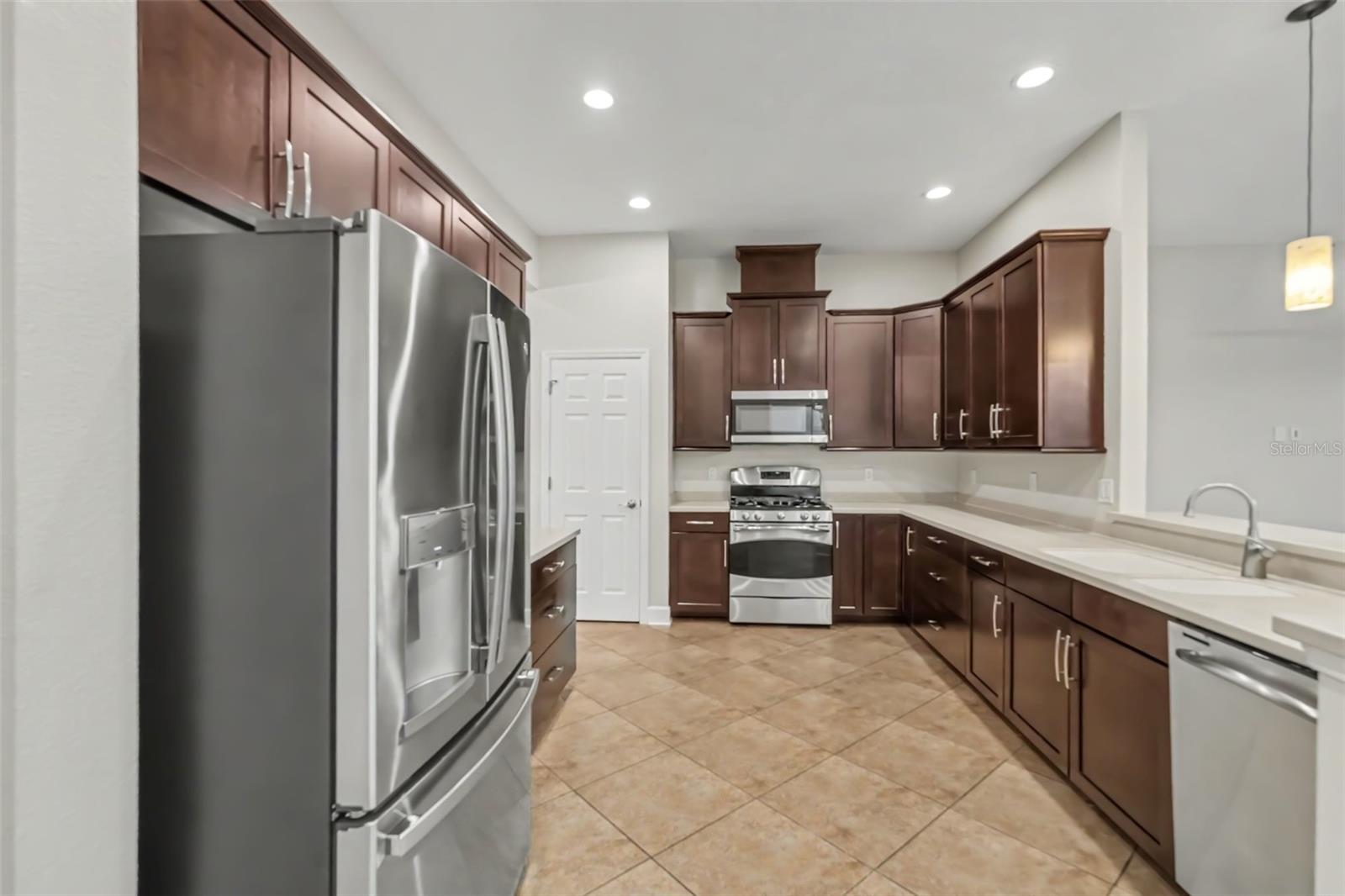 11188 Grand Winthrop Ave, Riverview, FL 33578 photo