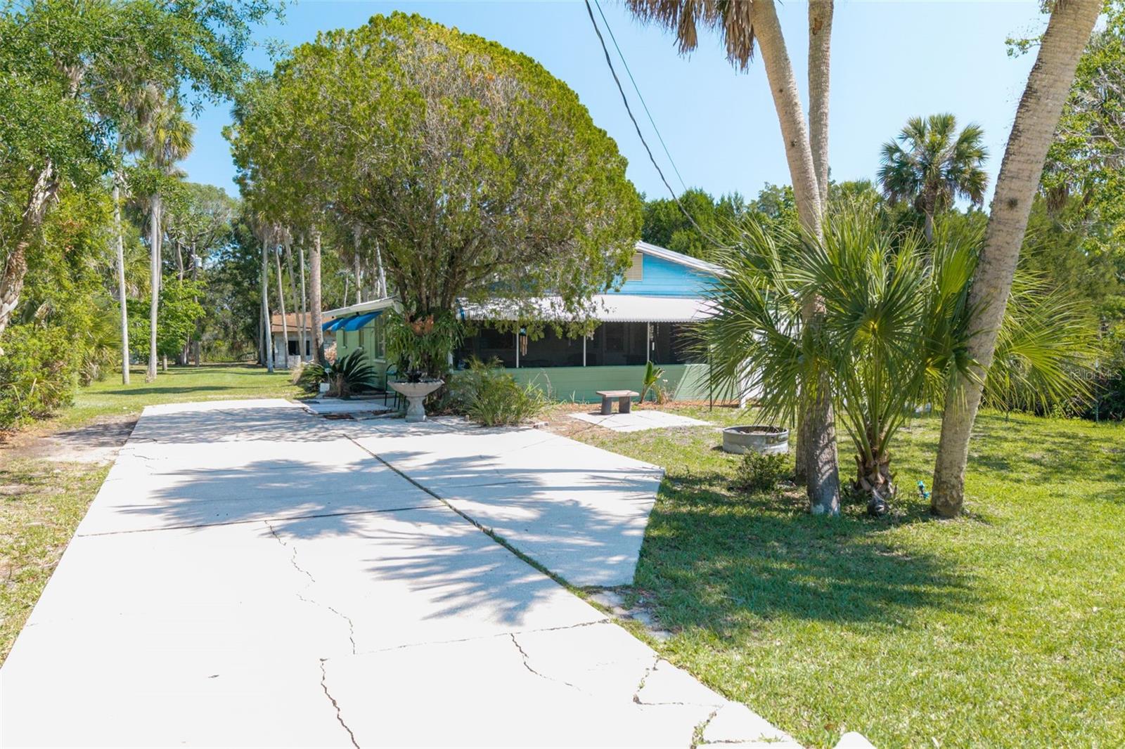 10709 Halls River Rd, Homosassa, FL 34448