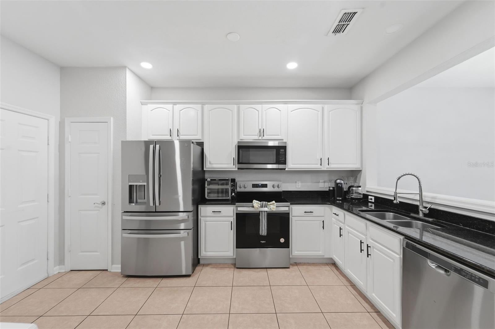 6843 Sperone St, Orlando, FL 32819 photo