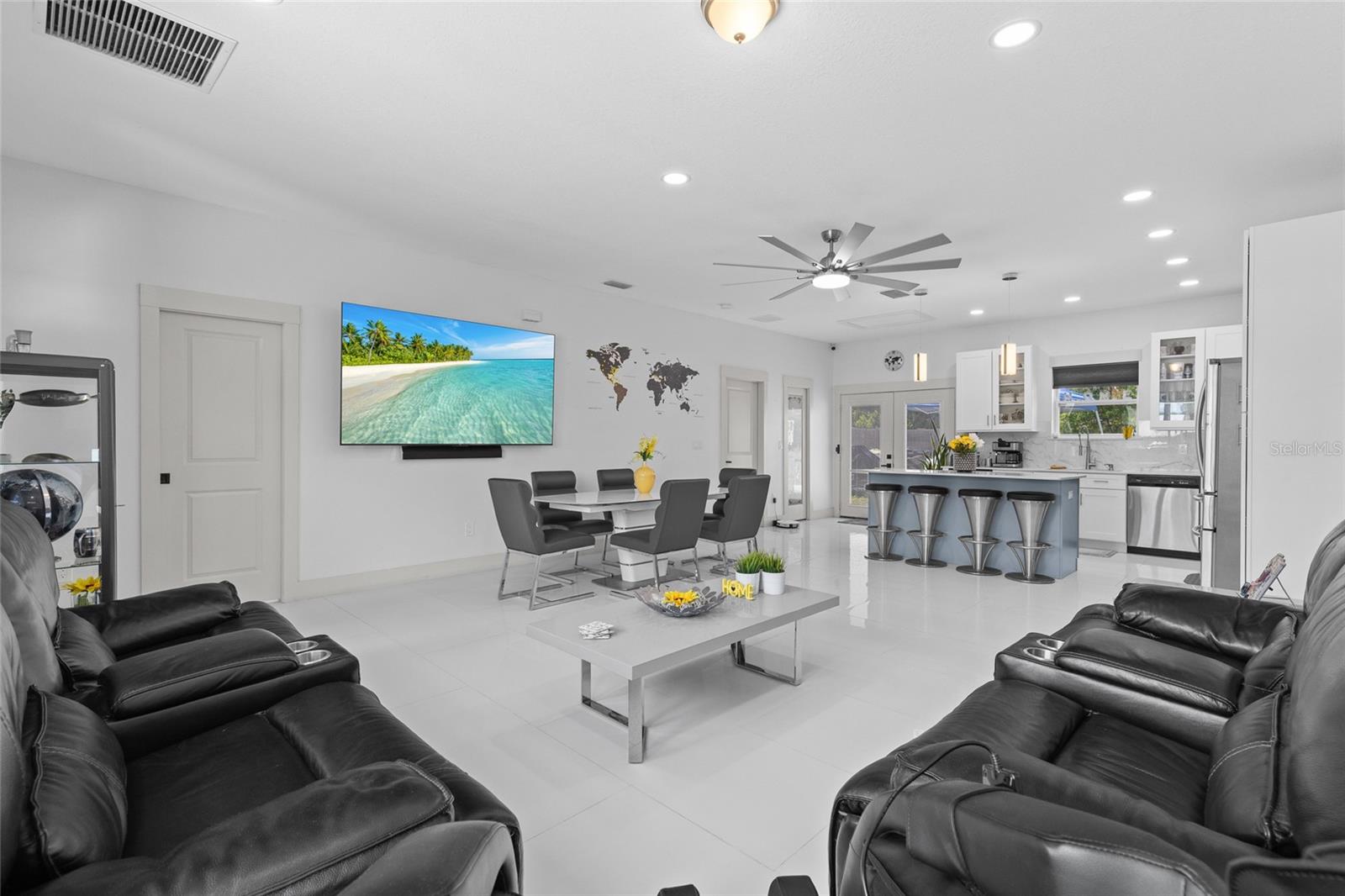 11426 Lakeview Dr, Leesburg, FL 34788 photo