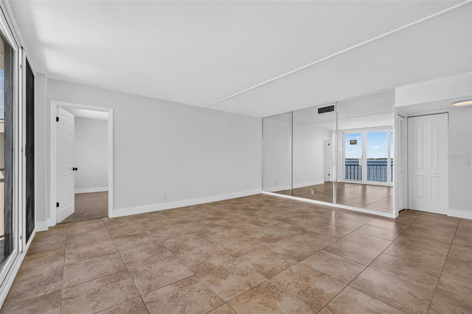 5541 Puerta De Sol Blvd #412, Saint Petersburg, FL 33715 photo
