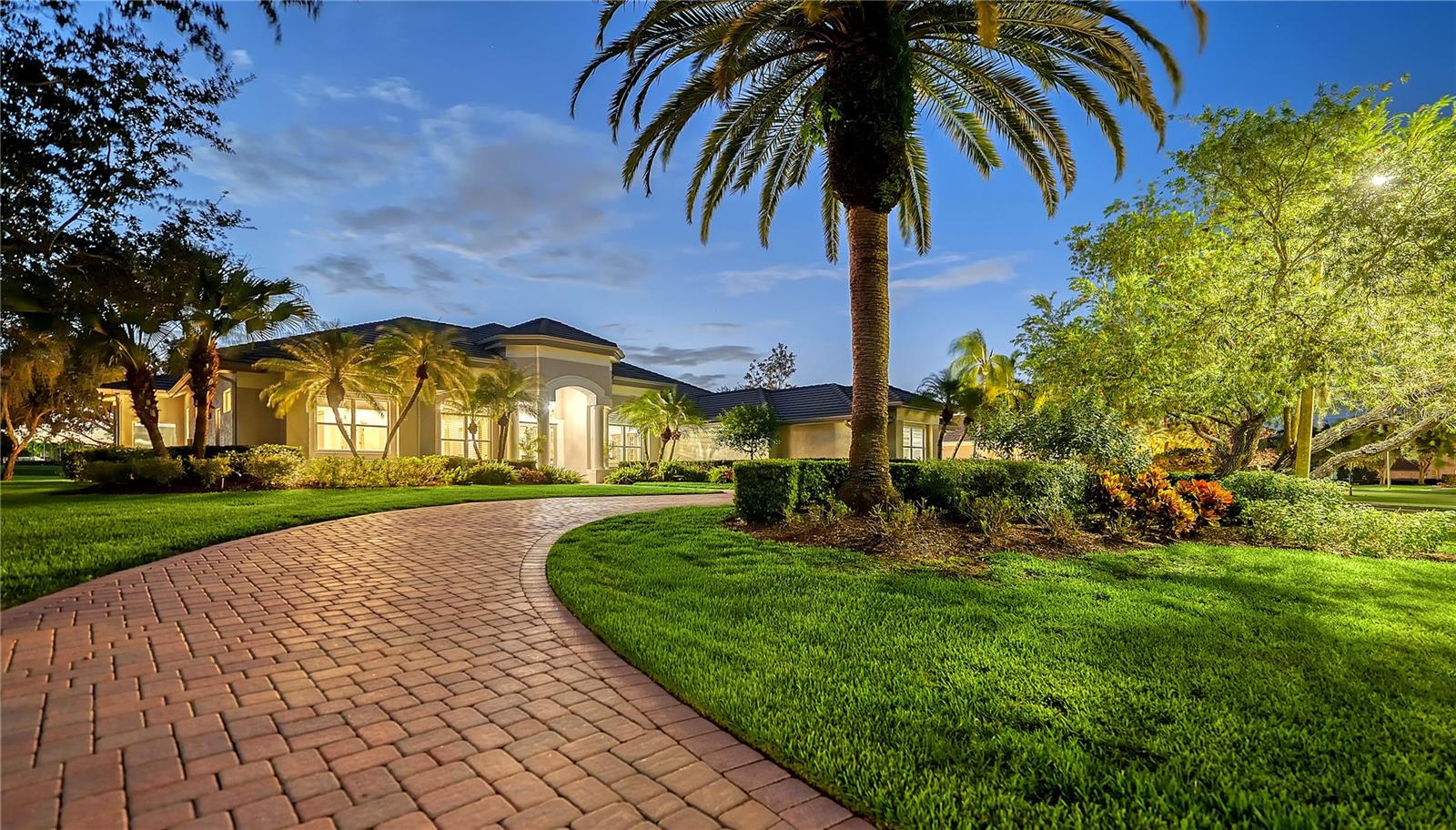 3194 Charles Macdonald Dr, Sarasota, FL 34240 photo