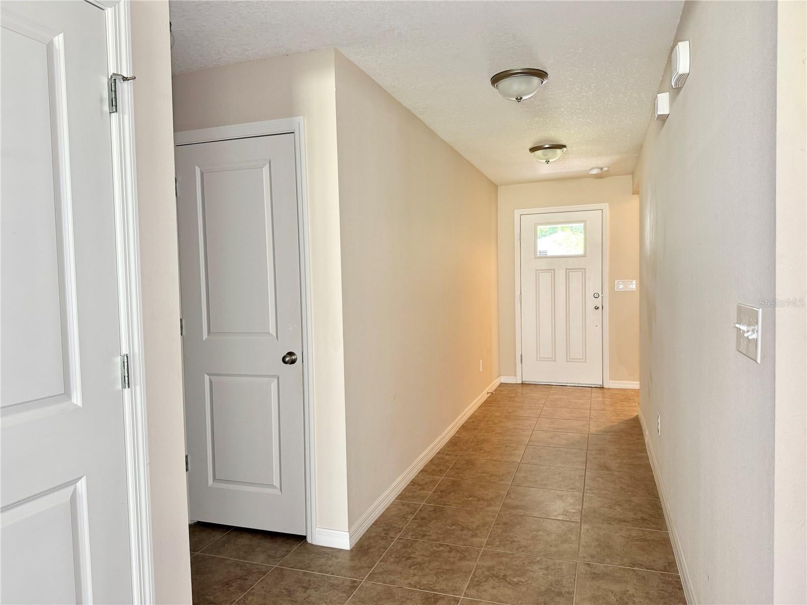 9242 Freedom Hill Dr, Seffner, FL 33584 photo