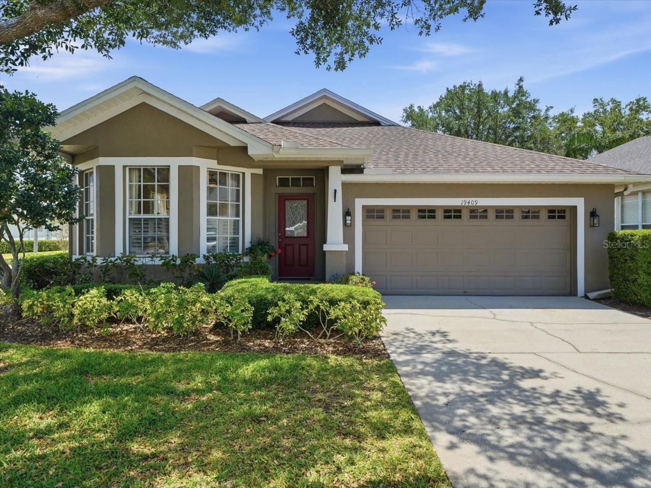 19409 Golden Slipper Pl, Lutz, FL 33558 photo