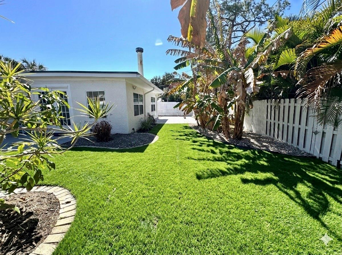 4518 Helena St, Saint Petersburg, FL 33703 photo