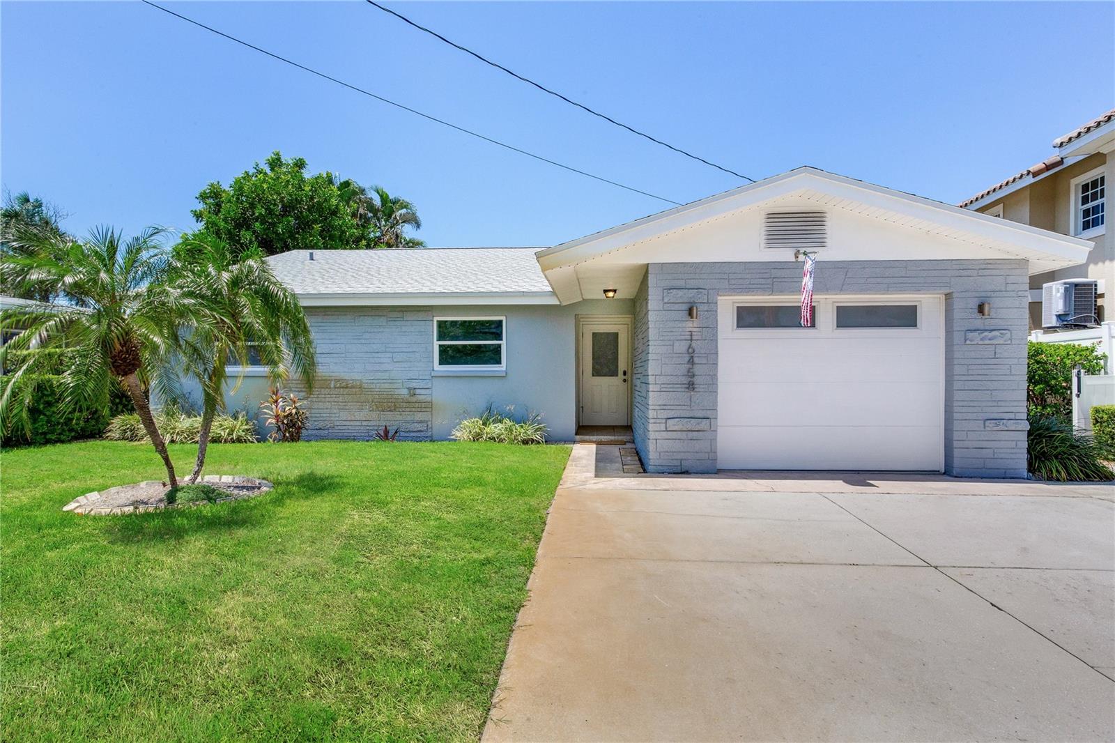 16458 Redington Dr, Redington Beach, FL 33708 photo