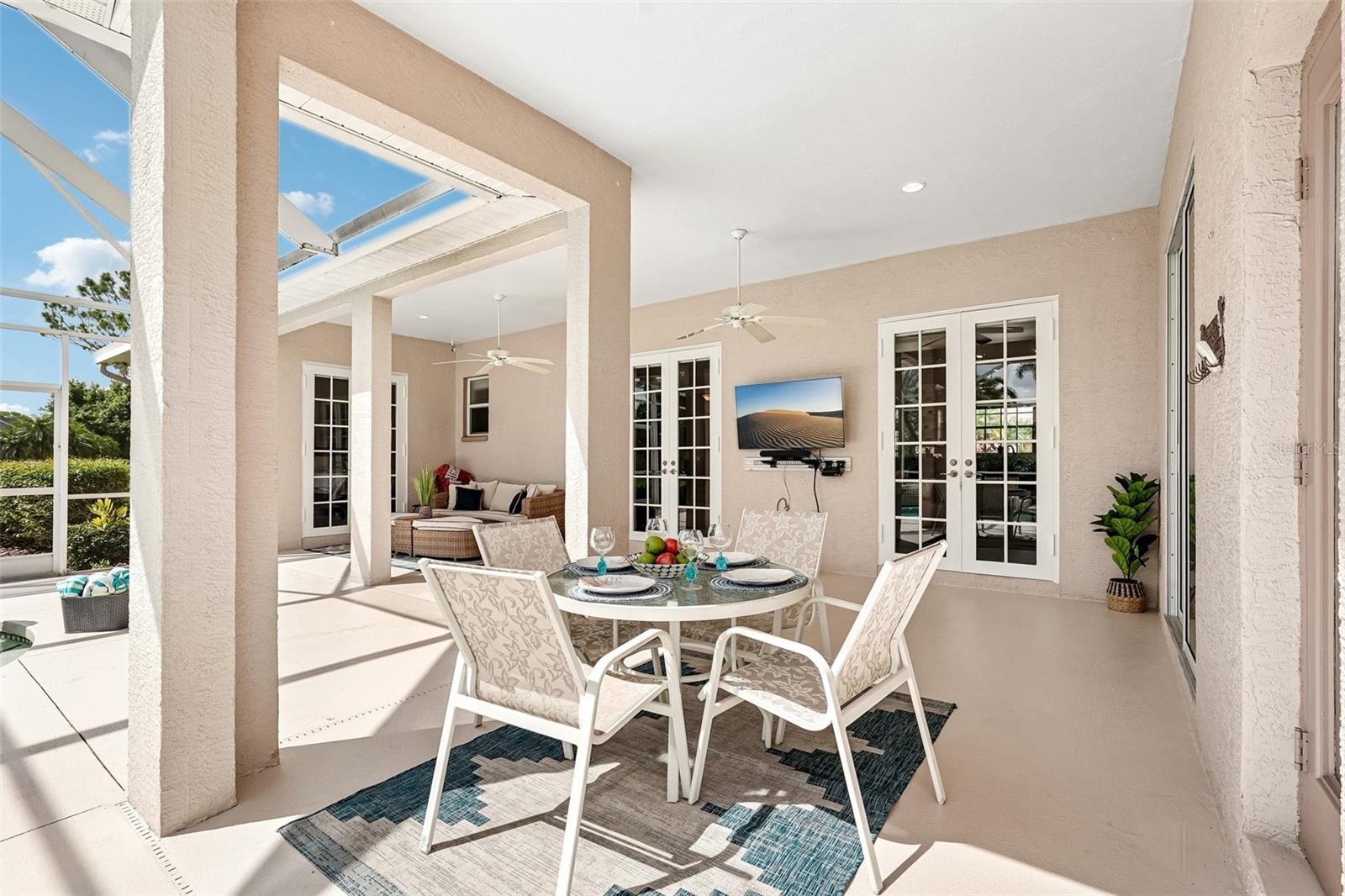 6615 Butlers Crest Dr, Bradenton, FL 34203 photo