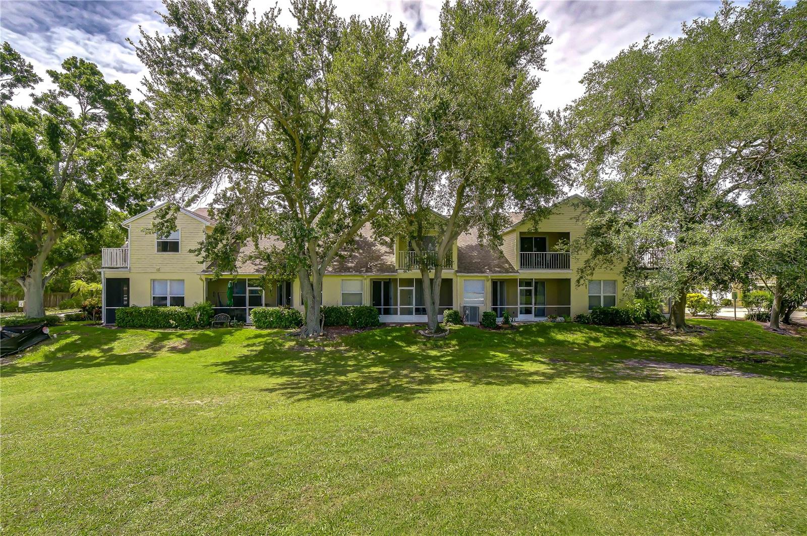 1050 Starkey Rd #2105, Largo, FL 33771 photo