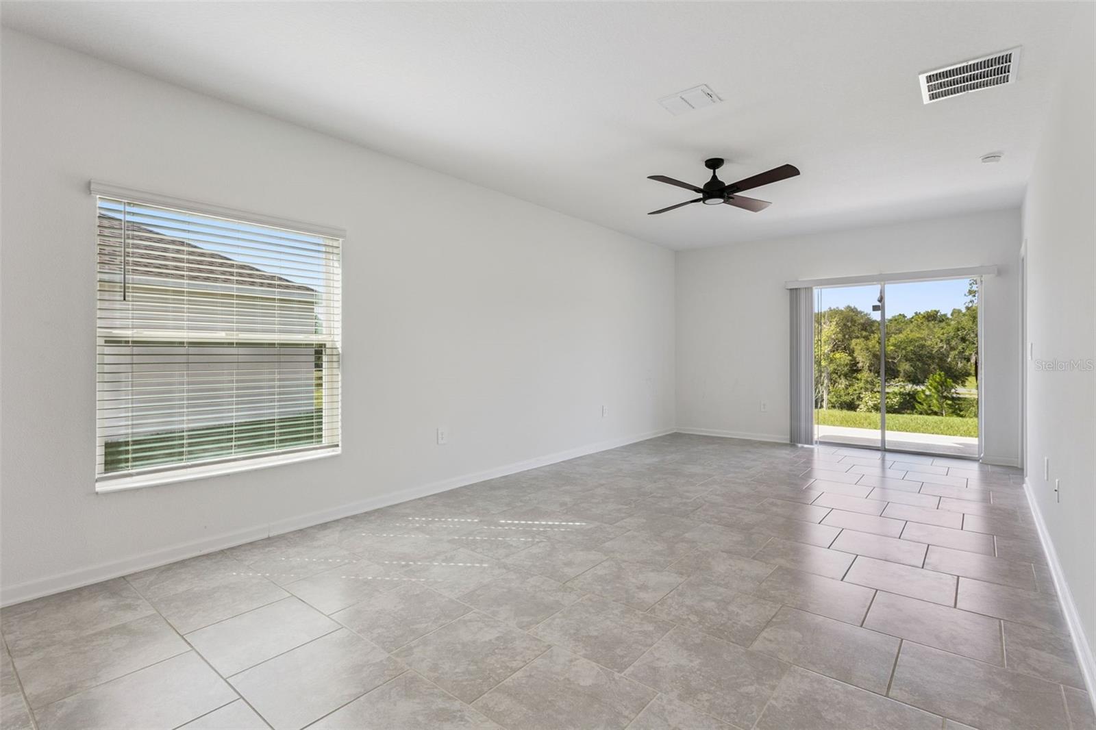 26180 Feathergrass Cir, Leesburg, FL 34748 photo